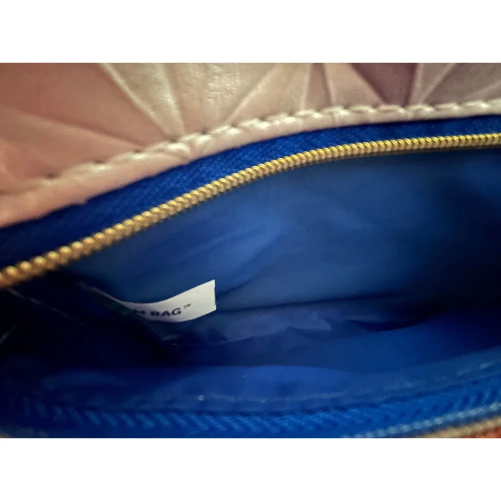 Ipsy‎ Geometric Embossed Makeup Bag White Blue Gold Zipper Pouch